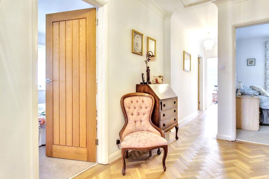 Additional property image - Alinora Crescent, Goring-By-Sea, Worthing
