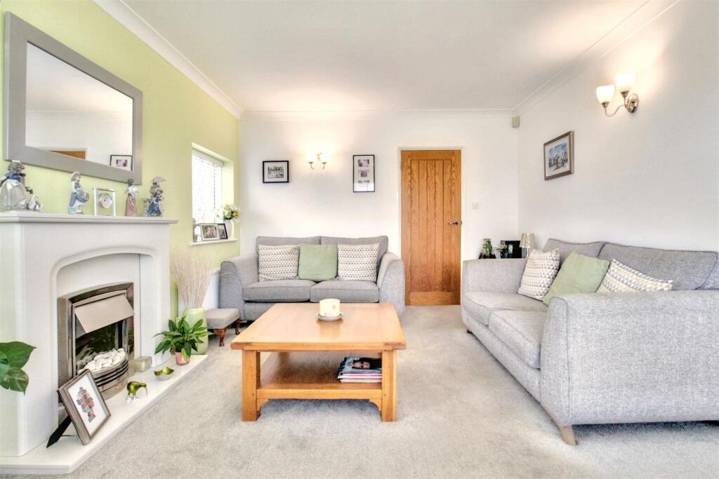 Additional property image - Alinora Crescent, Goring-By-Sea, Worthing