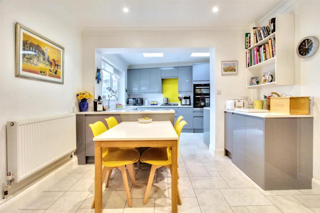 Additional property image - Alinora Crescent, Goring-By-Sea, Worthing