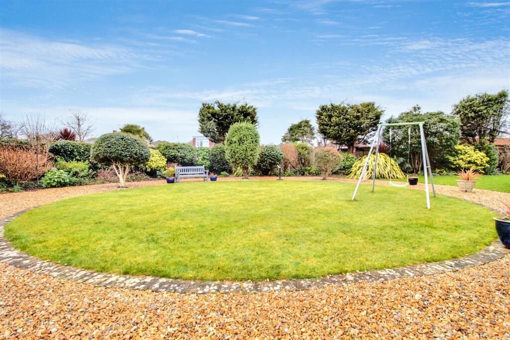 Additional property image - Alinora Crescent, Goring-By-Sea, Worthing