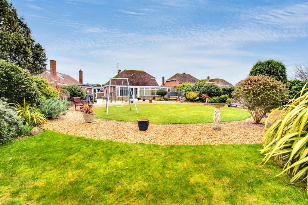 Additional property image - Alinora Crescent, Goring-By-Sea, Worthing