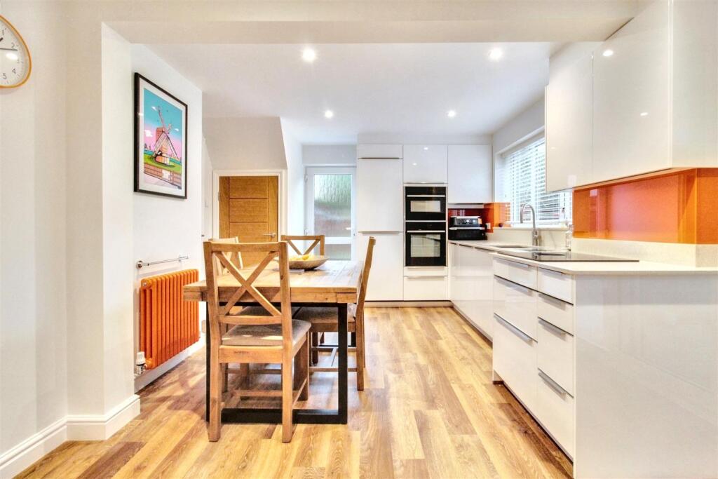 Additional property image - Glebeside Close, Worthing