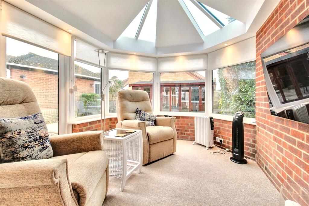 Additional property image - Glebeside Close, Worthing