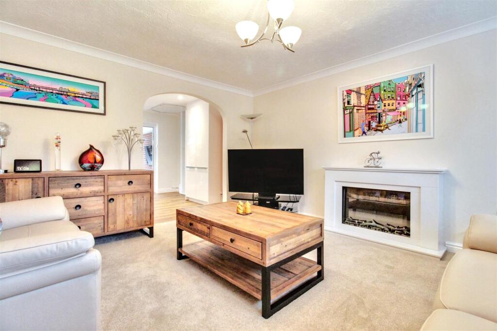 Additional property image - Glebeside Close, Worthing
