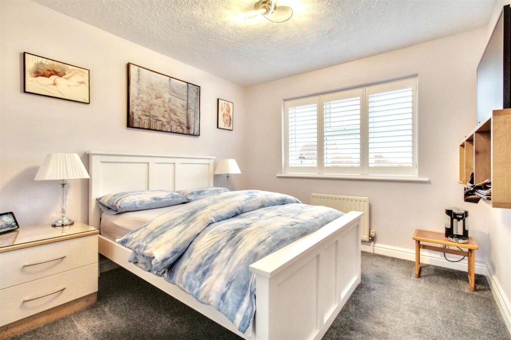 Additional property image - Glebeside Close, Worthing