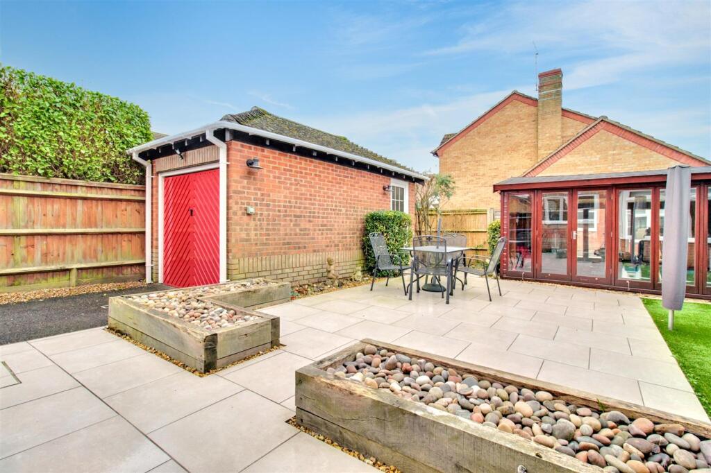 Additional property image - Glebeside Close, Worthing