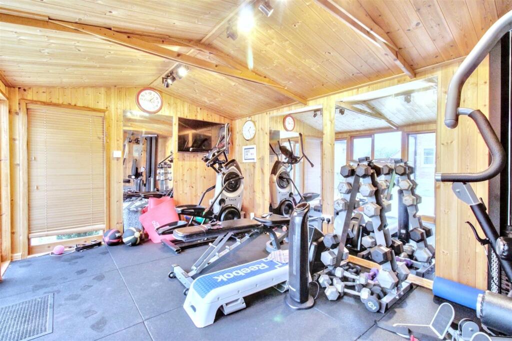 Additional property image - Glebeside Close, Worthing