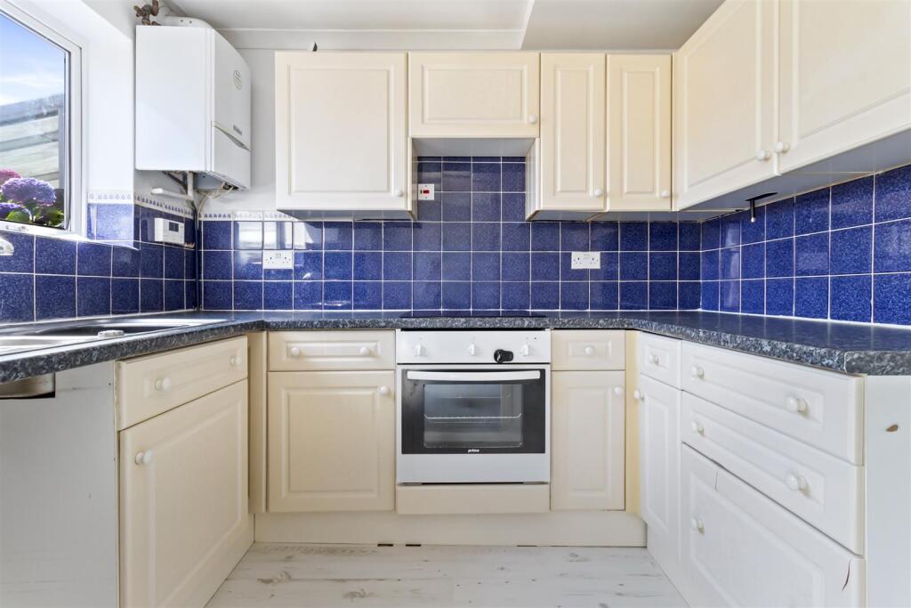 Additional image 7 of Coleridge Crescent, Goring-By-Sea, Worthing