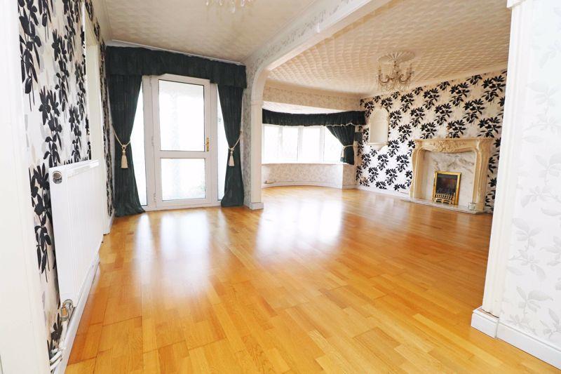 3 bedroom detached bungalow for sale in Fieldhouse Road, Humberston, DN36