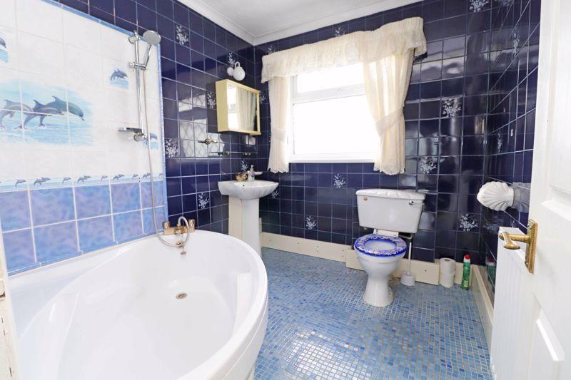 3 bedroom detached bungalow for sale in Fieldhouse Road, Humberston, DN36