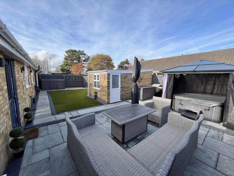 3 bedroom detached bungalow for sale in Beaumonde, HoltonLeClay, DN36