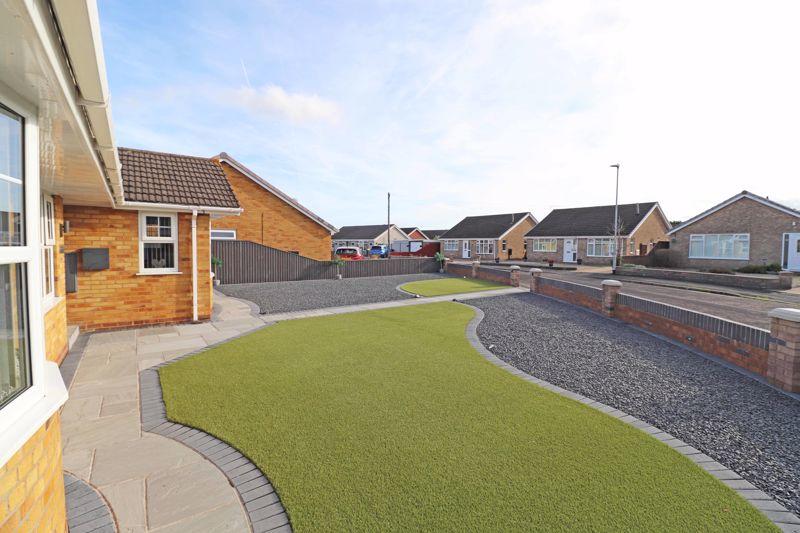 3 bedroom detached bungalow for sale in Beaumonde, HoltonLeClay, DN36