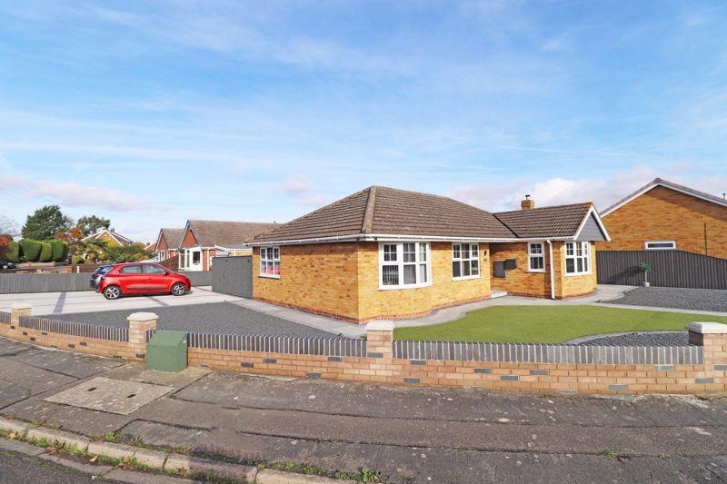 3 bedroom detached bungalow for sale in Beaumonde, HoltonLeClay, DN36