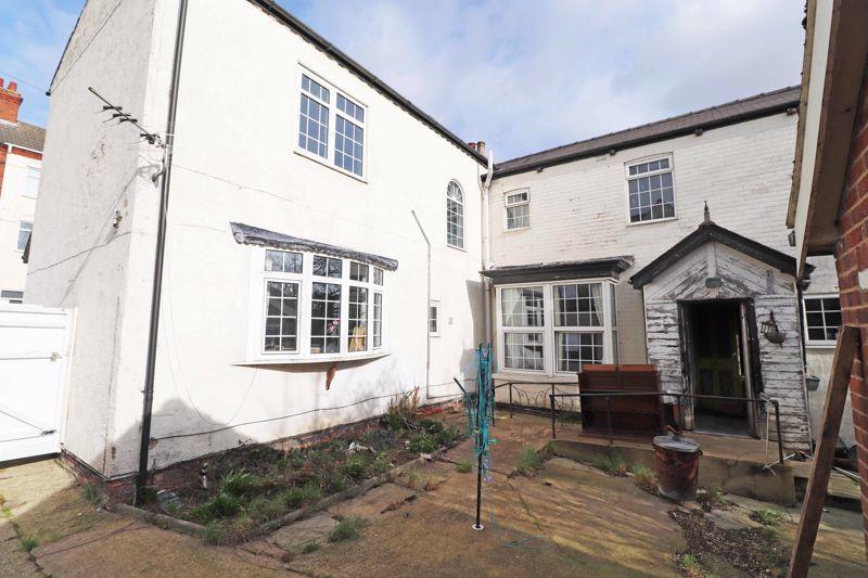 5 bedroom detached house for sale in Mill Road, Cleethorpes, DN35