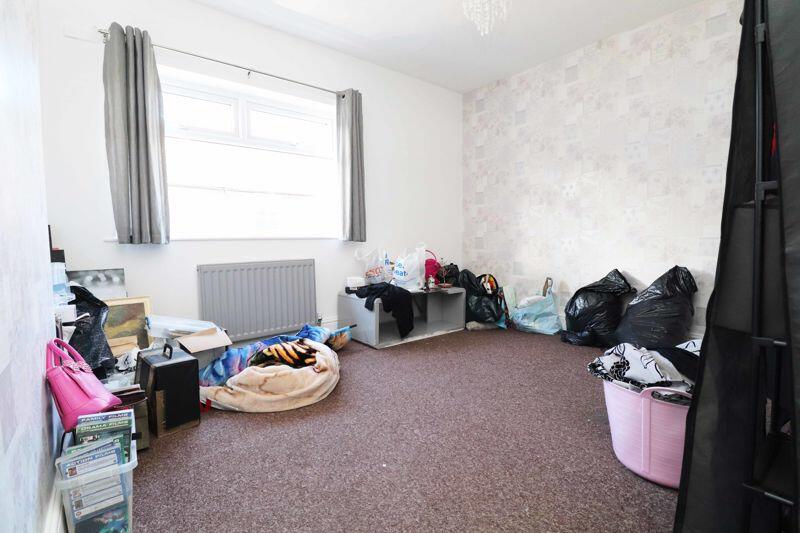 3 bedroom terraced house for sale in Julian Street, Grimsby, DN32