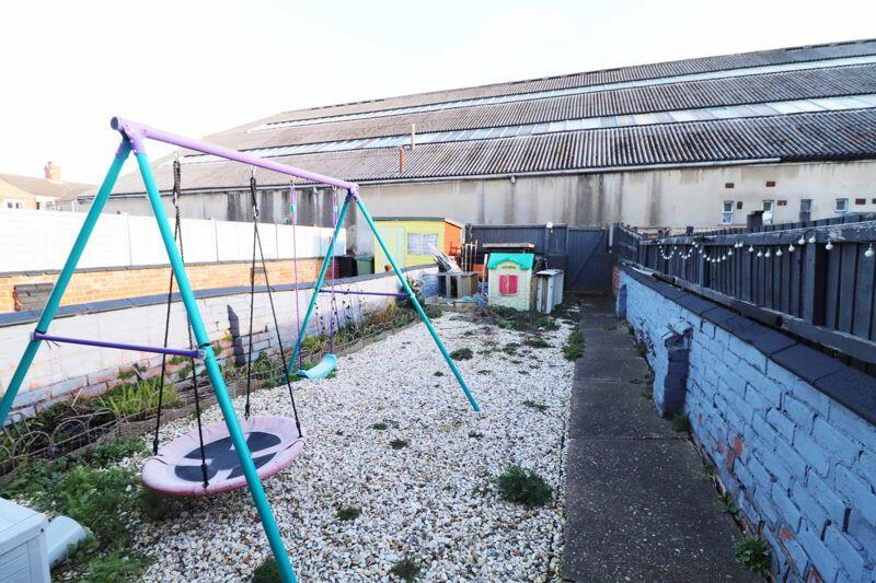3 bedroom terraced house for sale in Julian Street, Grimsby, DN32