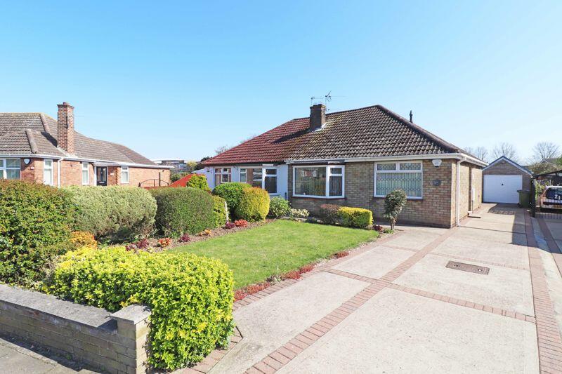 3 bedroom semidetached bungalow for sale in Brian Avenue, Cleethorpes