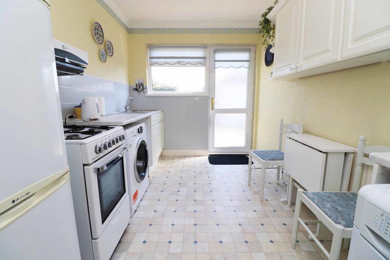 3 bedroom semidetached bungalow for sale in Brian Avenue, Cleethorpes