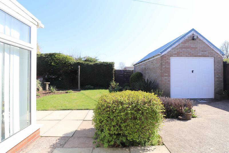 3 bedroom semidetached bungalow for sale in Brian Avenue, Cleethorpes