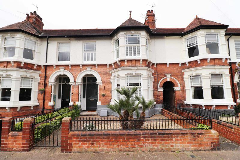 4 bedroom terraced house for sale in Bradford Avenue, Cleethorpes, DN35