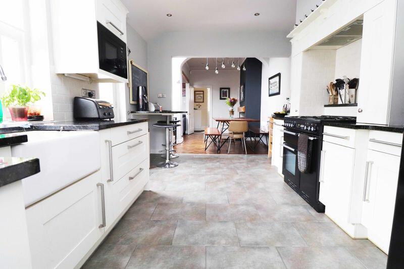 4 bedroom terraced house for sale in Bradford Avenue, Cleethorpes, DN35