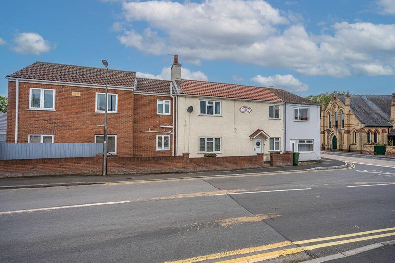 4 bedroom semidetached house for sale in Front Street, Ulceby, DN39