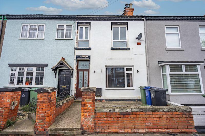 3 bedroom terraced house for sale in Thrunscoe Road, Cleethorpes, DN35