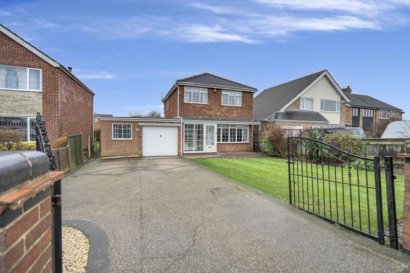 3 bedroom detached house for sale in Chichester Road, Cleethorpes, DN35