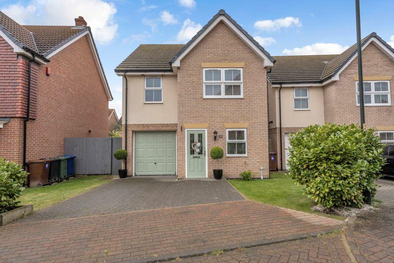 3 bedroom detached house for sale in Burton Road, Immingham, DN40