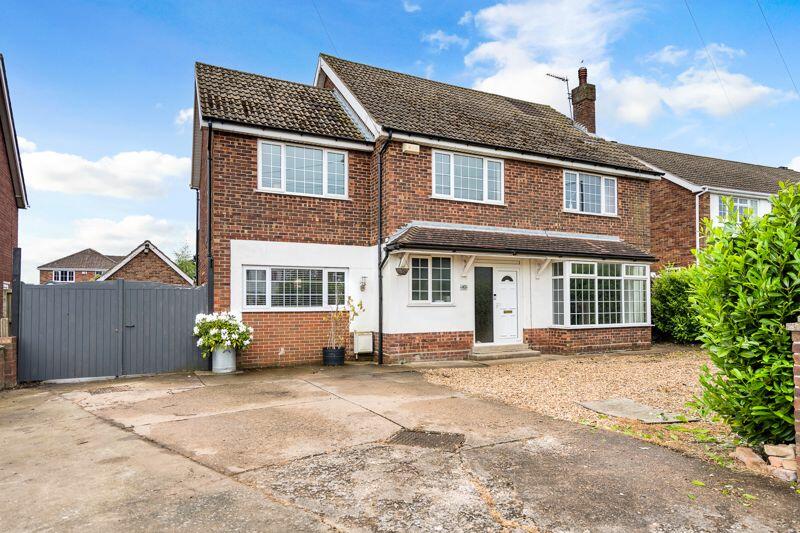 5 bedroom detached house for sale in Chichester Road, Cleethorpes, DN35