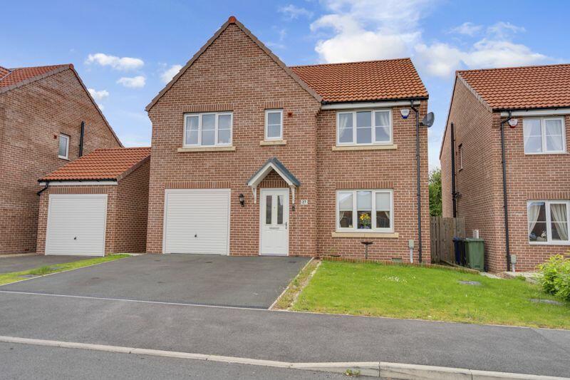 5 bedroom detached house for sale in Links Drive, Humberston, DN36