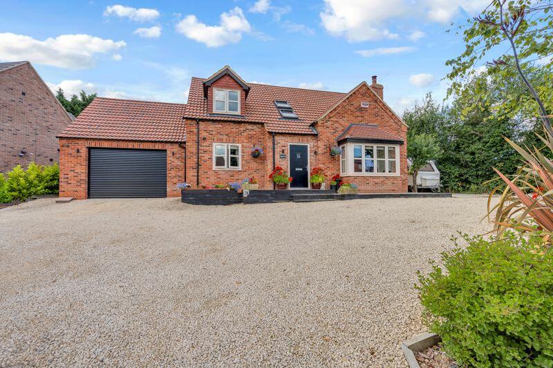 3 bedroom detached house for sale in Holton Road, Tetney, DN36