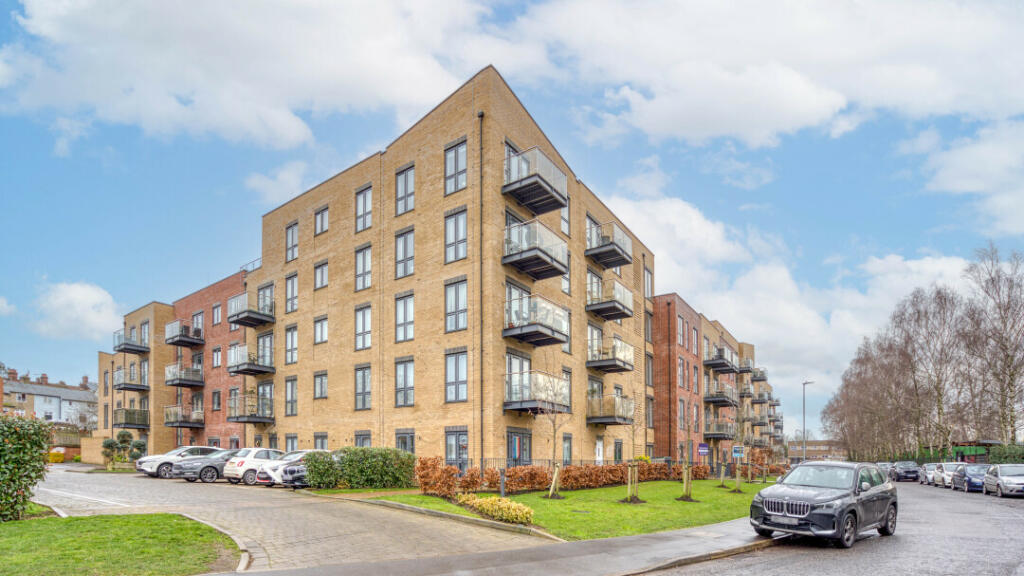 1 bedroom flat for sale in Regents House, Frogmore Road, Hemel