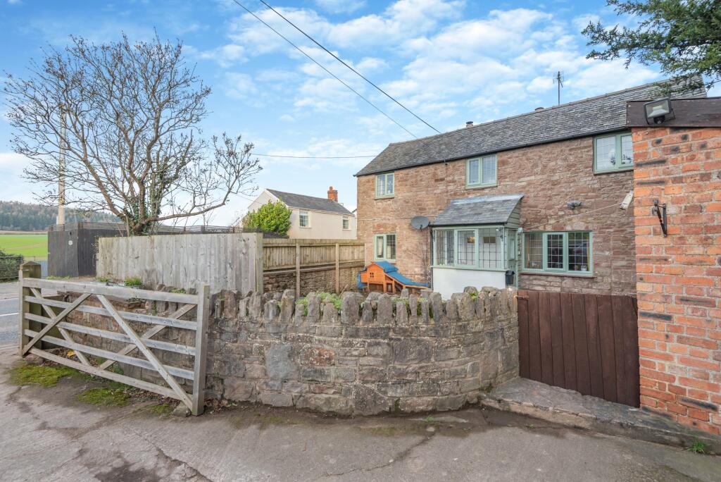 3 bedroom detached house for sale in Ryeford, RossonWye, HR9