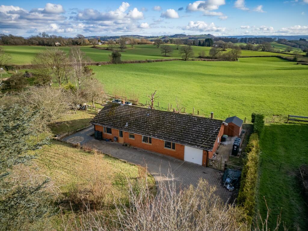 3 bedroom bungalow for sale in Garway, Hereford, HR2