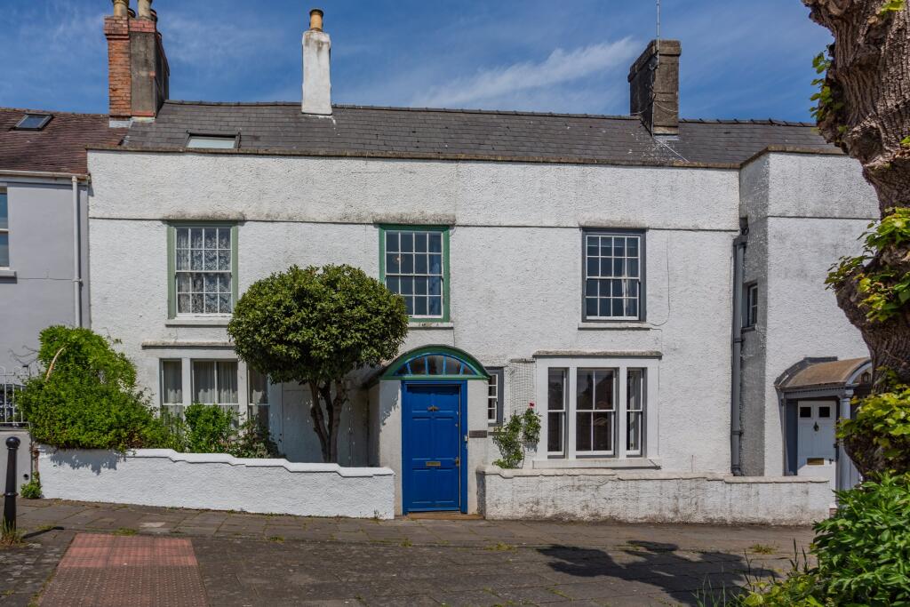 Main image of property: High Street, Newnham