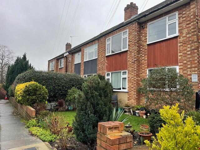 Main image of property: Vincent Close, Chigwell, Essex, IG6