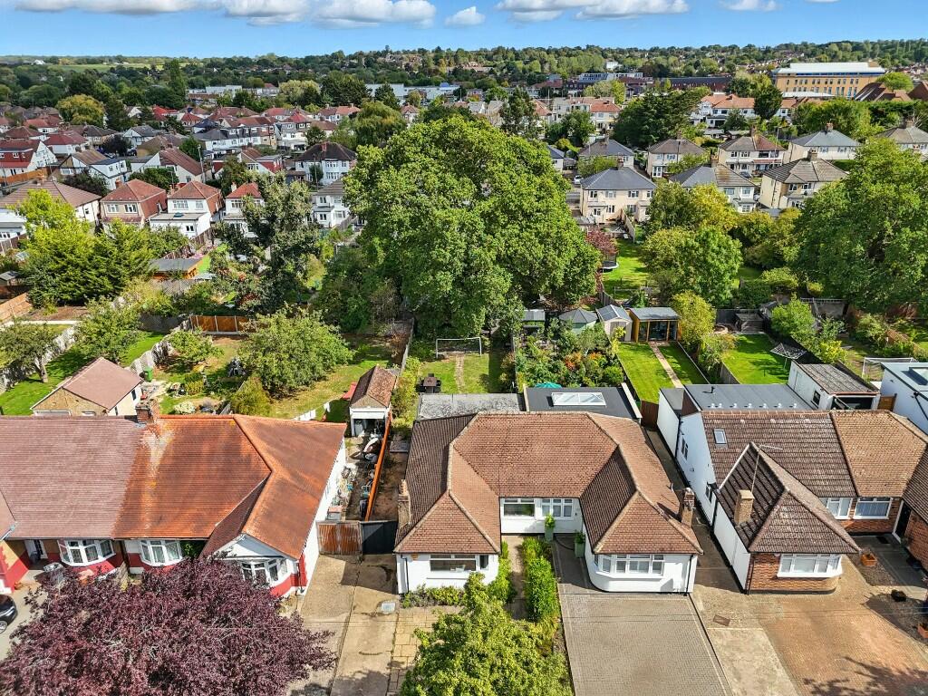 Main image of property: Aberdale Gardens, Potters Bar, Hertfordshire, EN6