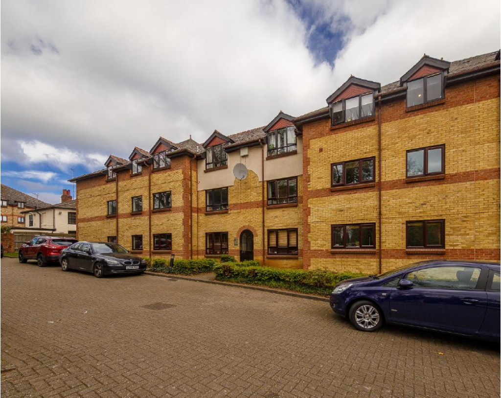 2 bedroom flat for sale in Hatfield Road, St. Albans AL1