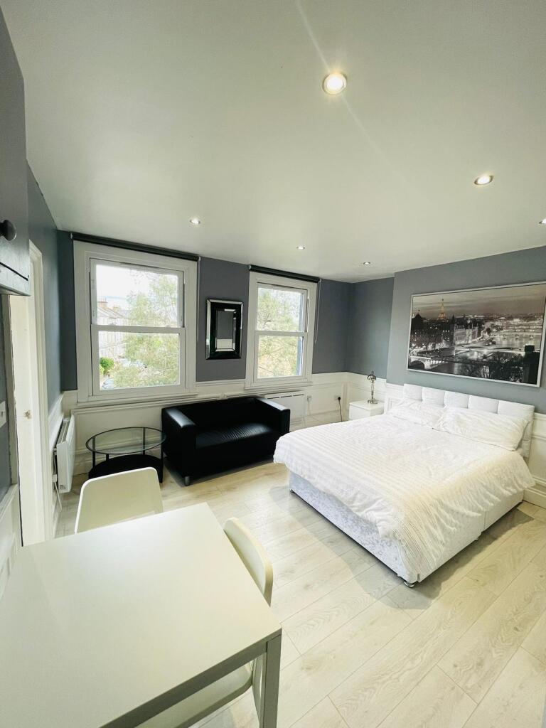 Main image of property: London, N16