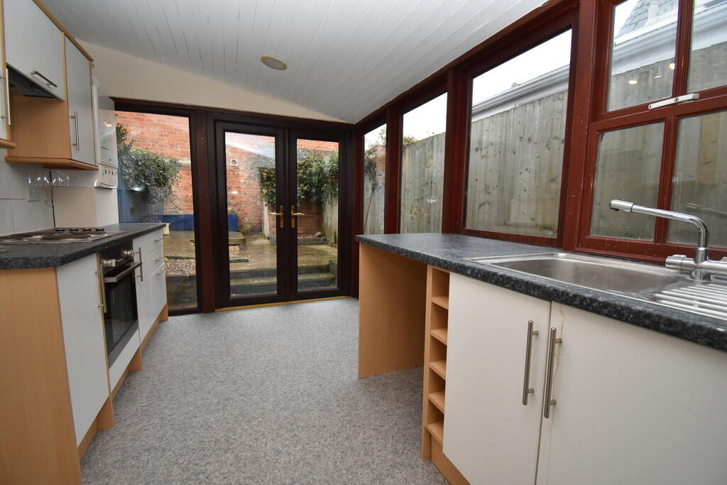 2 bedroom terraced house for sale in Chester Street, Cirencester, GL7