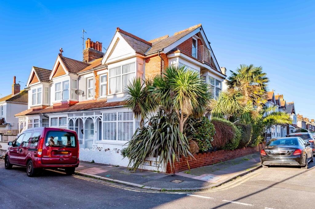 9 bedroom end of terrace house for sale in Redoubt Road, Eastbourne, BN22