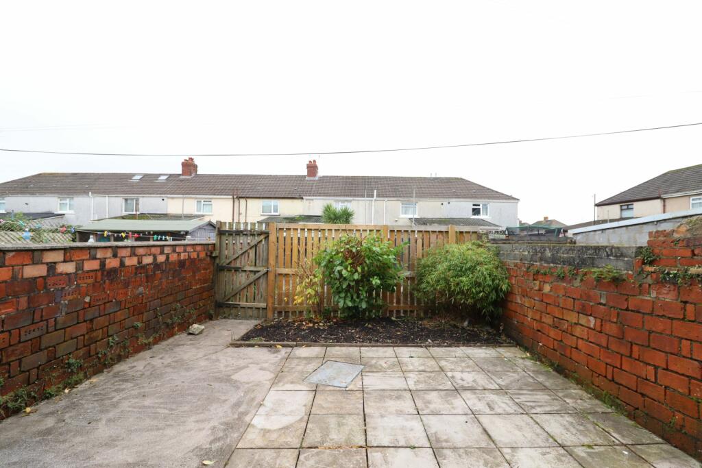 Flat to rent on 79b Ropewalk Road, Llanelli
