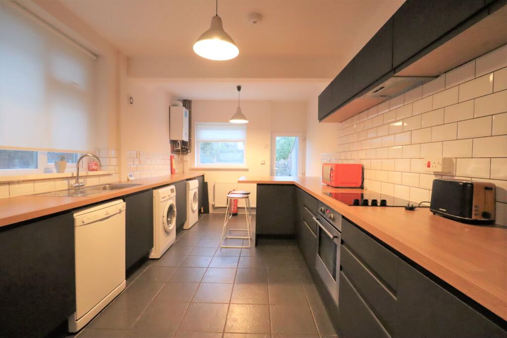 Main image of property: 19 Manor Street