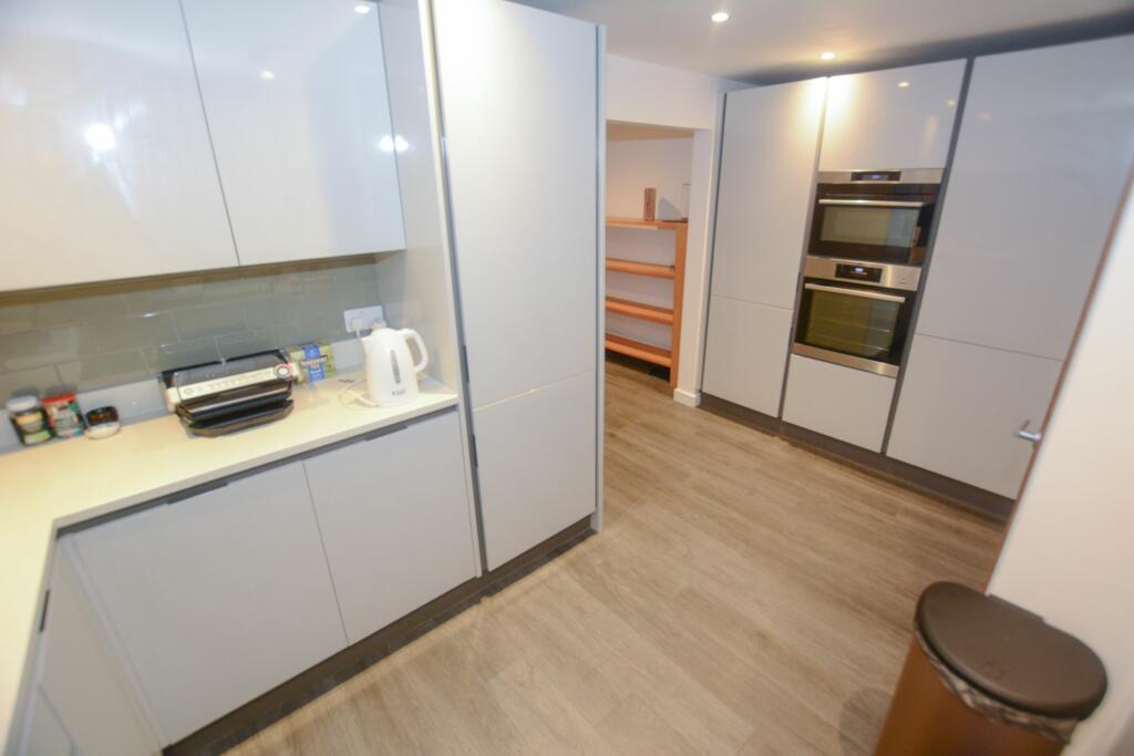 Additional property image - Cross Street, Hove