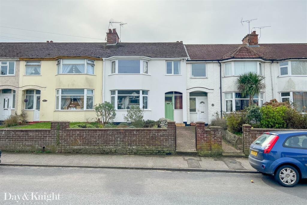 3 bedroom terraced house for sale in Carlton Road, Pakefield, NR33