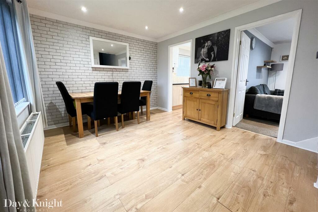 3 bedroom end of terrace house for sale in Viburnum Green, Lowestoft, NR32