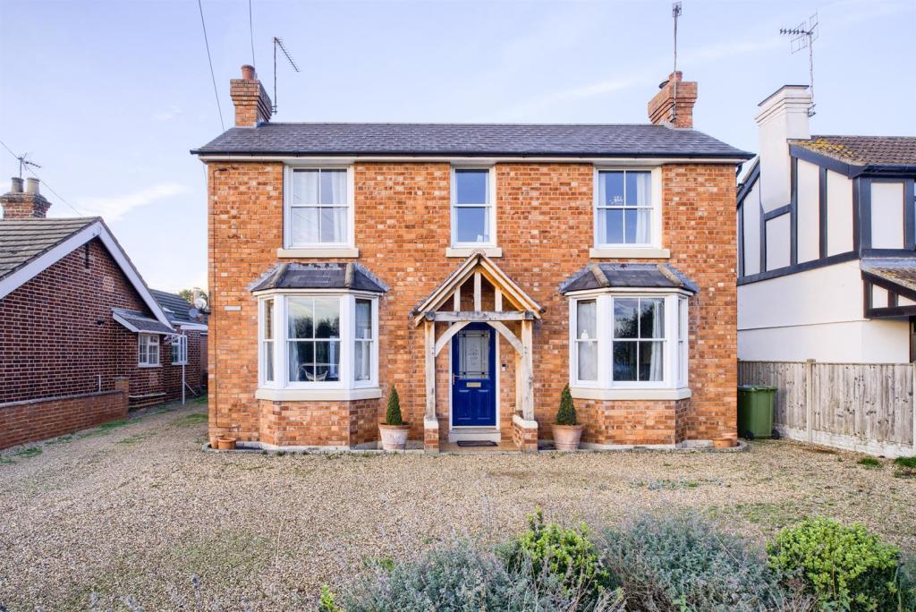 3 bedroom detached house for sale in Main Road, Wyre Piddle, Pershore, WR10