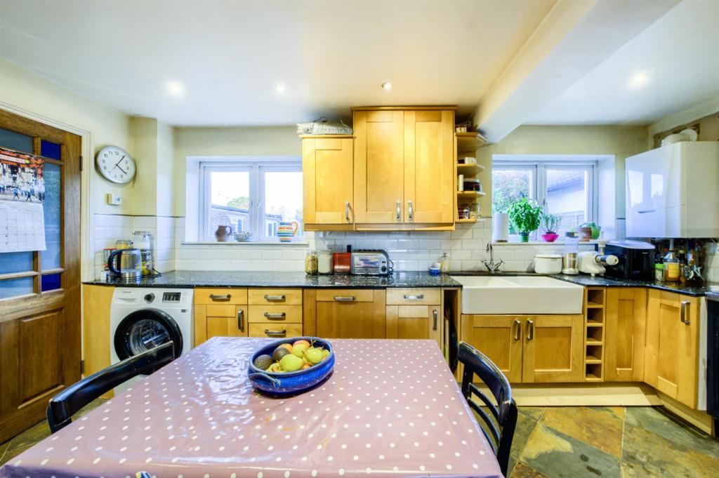 3 bedroom detached house for sale in Main Road, Wyre Piddle, Pershore, WR10