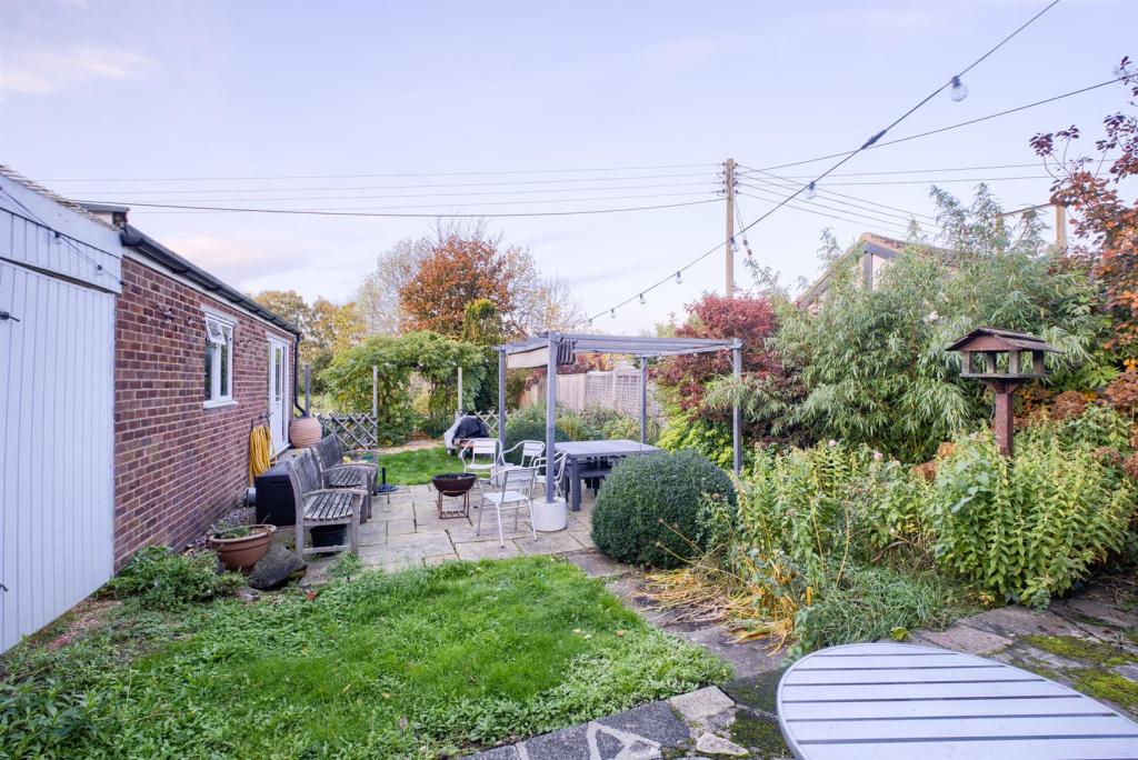 3 bedroom detached house for sale in Main Road, Wyre Piddle, Pershore, WR10